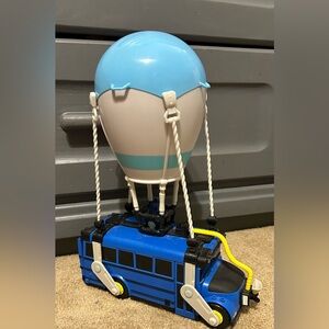 Fortnite battle bus